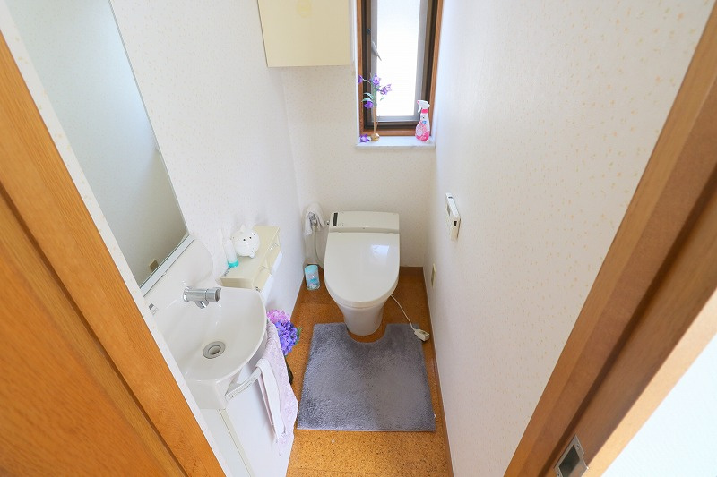 トイレ内に洗面台がある為、使用後すぐに手洗いができて衛生的です。