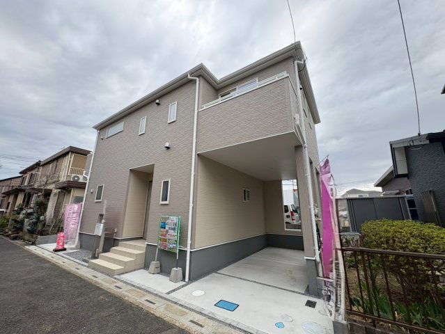 閑静な住宅街、3LDK+畳コーナー、南西向きで日当たりは良好！バルコニーは2か所あり洗濯物は沢山干せます！2台駐車可能(車種による)ビッグ・エー弥十郎店徒歩5分(350ｍ)お買い物は近くて便利です！