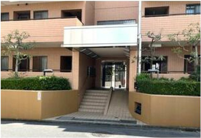 マンションの顔エントランスです♪