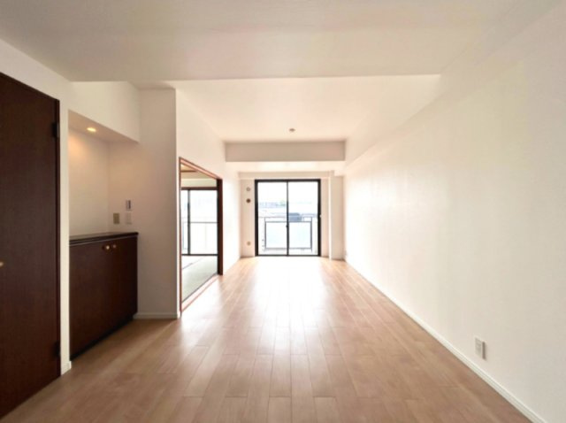 ☆Living　Room☆明るく開放的な空間で一家団らんの楽しい時間をお過ごしいただけます。ゆったりとしたダイニングスペースは家具の配置をしやすい間取プランです。