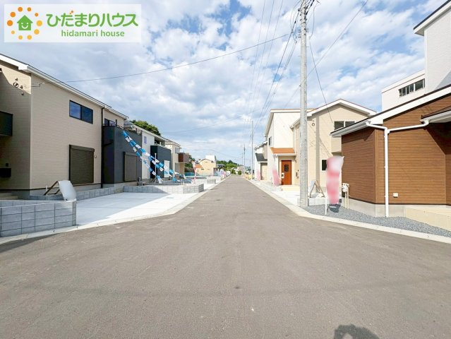 周辺は緑も多く、スーパーやドラックストアも近い為、住環境良好です♪