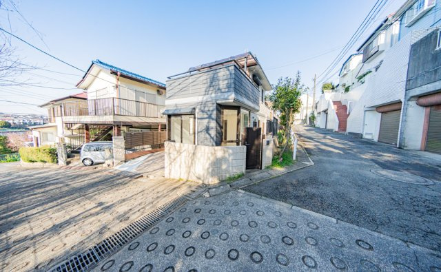 前面道路含む現況外観