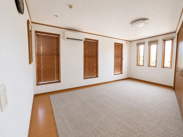 シンプルで落ち着いた空間が、ゆったりとした時間を過ごせるお部屋です