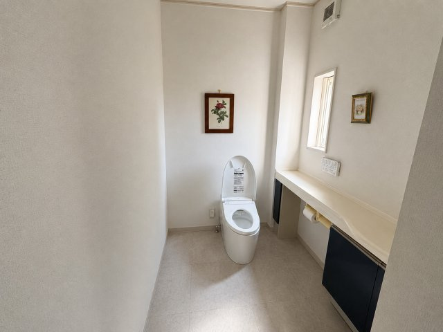 広々とした使いやすいトイレで、安心してご利用いただけます