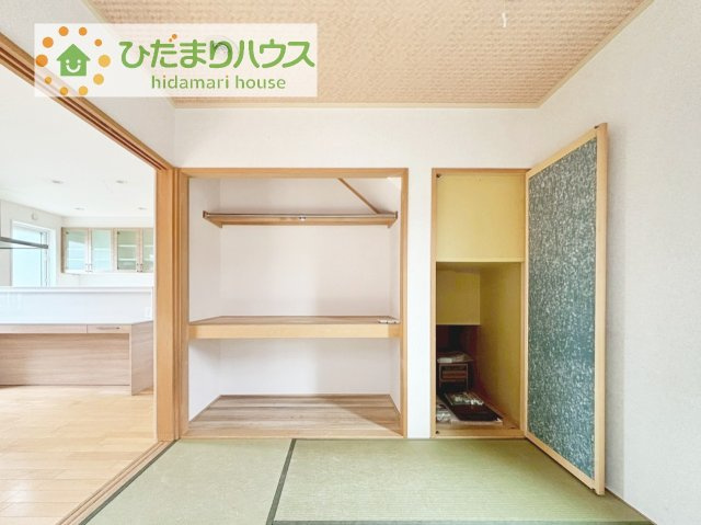 和室の収納は横開きクローゼット！　しまった物の出し入れも楽々です(^^)