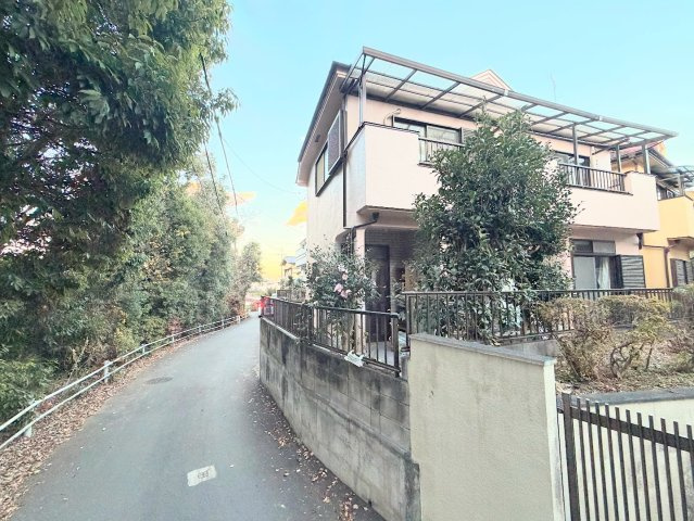 ◆前面道路も幅員があり車の運転も安心！前面道路は閑静な住宅地。車通りの少ない道路です。お子様にも安心です。　　