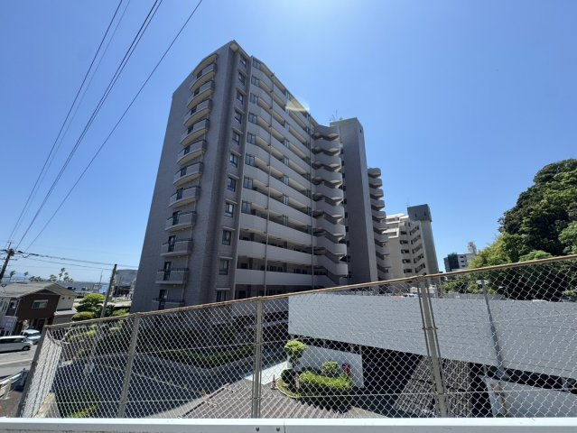 地上12階建て！エレベーター2基付き♪