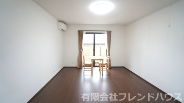 ☆10帖リビング　※間取り変更で16帖ＬＤＫに対応できます♪