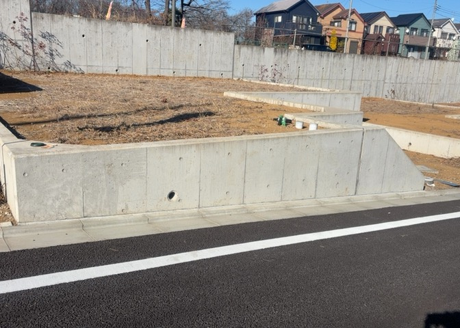 人が暮らすうえで日光は大切な要素となります。日当たりの良さは譲れないポイントですね。併せて近くに大きな建築物の建築予定がないか、あるいはそれが可能な土地が近くにないか事前に確認することもお勧めします。