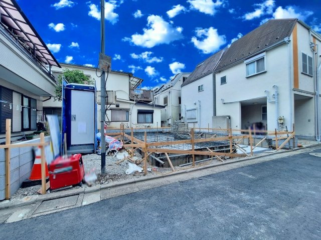 周辺は緑あふれる住宅街