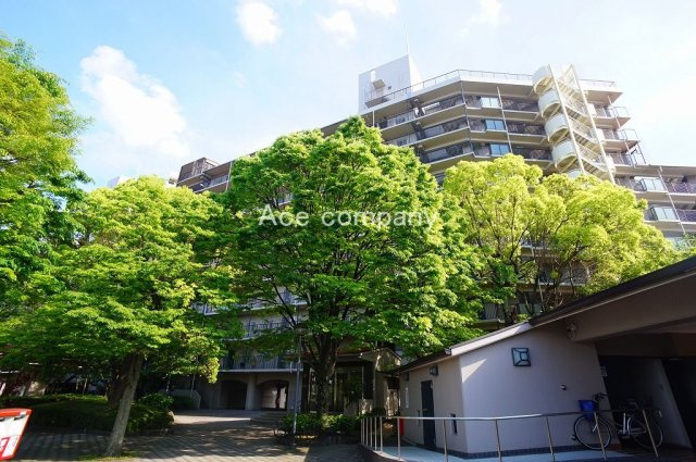 マンション敷地内にある公園を囲んだビッグタウン☆近隣にお買い物施設多数あります♪　