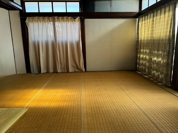 和室ならではの温かな和の空間で寛ぎの時間を過ごせます