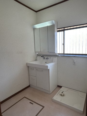 過去にリフォーム・交換済みです。