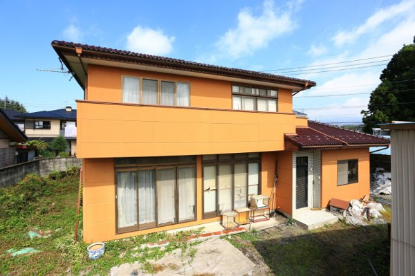 【南向きバルコニーと蔵のある暮らし・5LDK住宅 渋川市中村の外観】