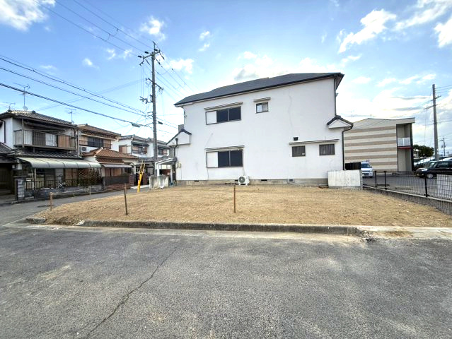 前面道路含む現地写真です