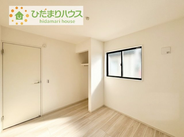 机にベットを置けば子供部屋の完成です！