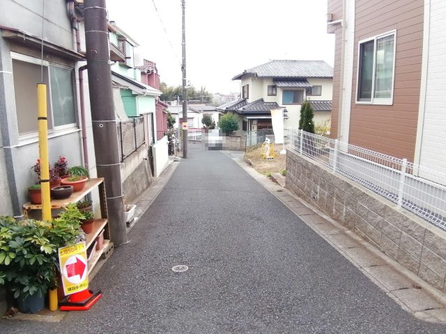 前面道路含む現地写真です