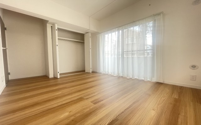 収納付きでお子様の成長に合わせた家具の配置がしやすいお部屋です。