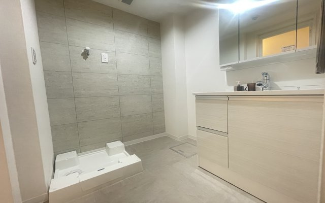 三面鏡付きのワイドな洗面化粧台は、朝の支度がはかどりますね♪