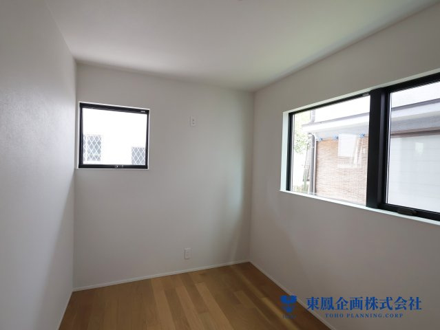 2面採光のお部屋です
