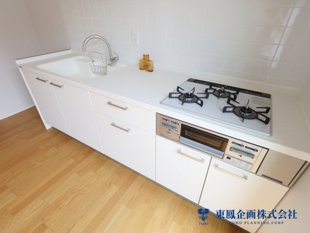 白を基調としたお洒落なキッチン