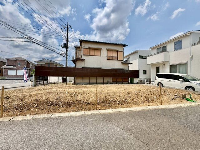 南東角地で陽当り良好！敷地約34坪・自由設計で夢のマイホームはいかがでしょうか！建築条件なし・お好きなハウスメーカーで建築可能です！