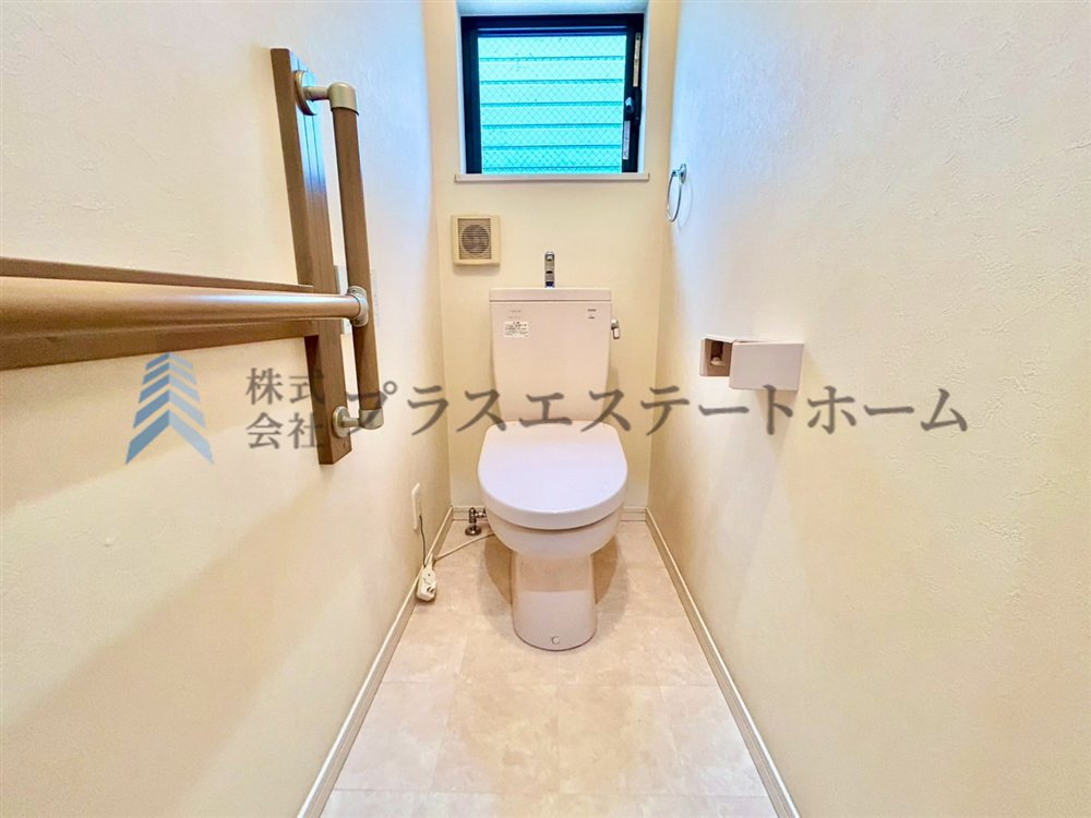 【リフォーム前の写真です】温水洗浄機付き暖房便座♪トイレも新調されます♪