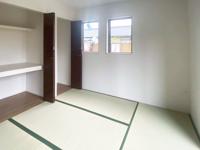 1階5.0帖和室。押入付き