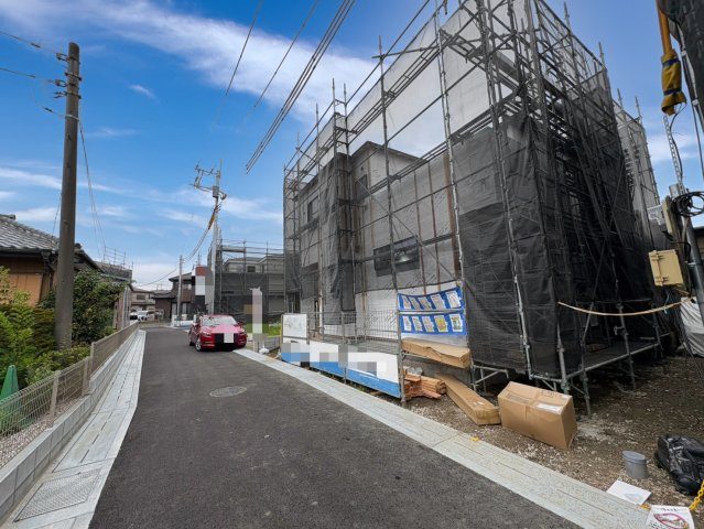 2026年6月撮影　2号棟　全居室に収納がある3LDK・納戸！主寝室8.5帖にはWIC付き！水回りのまとまった回遊動線で移動ストレスを軽減！駐車スペース2台可(車種による)！