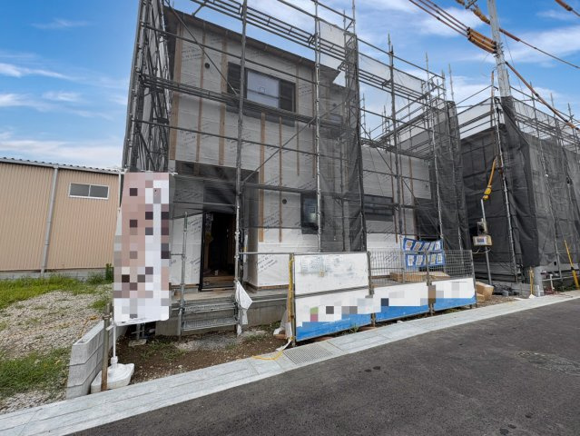 2026年6月撮影　2号棟　全居室に収納がある3LDK・納戸！主寝室8.5帖にはWIC付き！水回りのまとまった回遊動線で移動ストレスを軽減！駐車スペース2台可(車種による)！