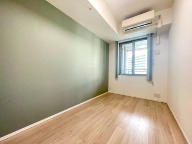 収納力の高いWIC完備の洋室。　