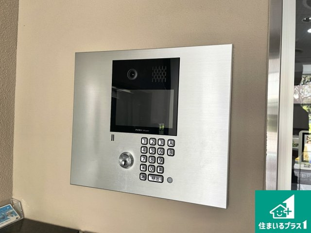 セキュリティ面も安心のオートロックマンションです♪【現地写真】