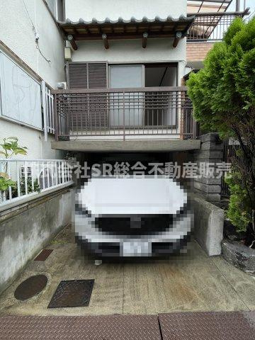 ビルトインガレージ1台分ございます！　幅2500、奥行4350、高さ1560