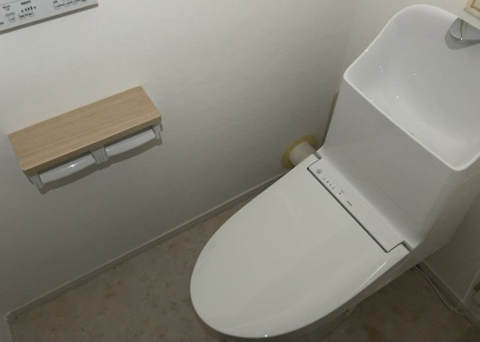 トイレは大きさや形、機能、抗菌性などが異なる多種多彩なタイプが各メーカーから出ています。それぞれに良さがあるため、事前にどういったタイプのトイレがいいのかをご家庭内で決めて、内見に行くといいでしょう。