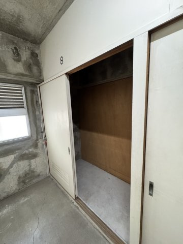 特定のお部屋だけご利用いただける専用トランクルーム　BBQアイテムやゴルフギアなど普段使わないアイテムを置いておける便利さ。　