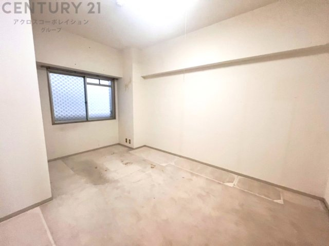 子供部屋…創造性や成長を促す遊びの空間を提供。学習や趣味に集中できる環境を整えます。個別のプライベートスペースは自己表現と自立心を育み、心地よい睡眠環境を整えリラックスできる場所を提供。