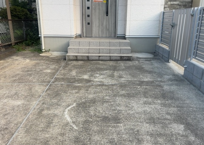 庭があることでガーデニングや家庭菜園はもちろん、こどもの遊び場やペットを放して遊ぶことができます。また、家の周囲に余裕があるということです。隣地との間があれば、十分な日当たりと、風通しが確保できます。