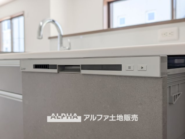 【Food　washing　machine】　◆食洗機◆お子様の面倒を見れる時間が増え時短になります。加えて手荒れも防げてしかも節水が高い為、大変人気があり重宝します。