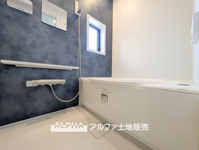 【Bathroom】　◆風呂◆カビが付きにくく軽くこすれば簡単に落ちるお掃除ラクラク仕様です。