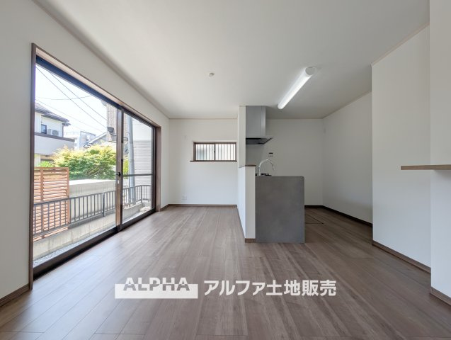 【A　warm　space】◆心をほどく場所◆　ゆったりとした空間に包まれ、誰かを迎えることが日常になる住まい。　この環境で暮らすうちに、時間の使い方も、人との距離感も変わっていく。
