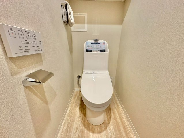 清潔感とうれしい機能性を兼ね備えた、使いやすいシャワートイレ
