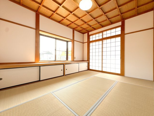 1Ｆ6帖の和室になります♪