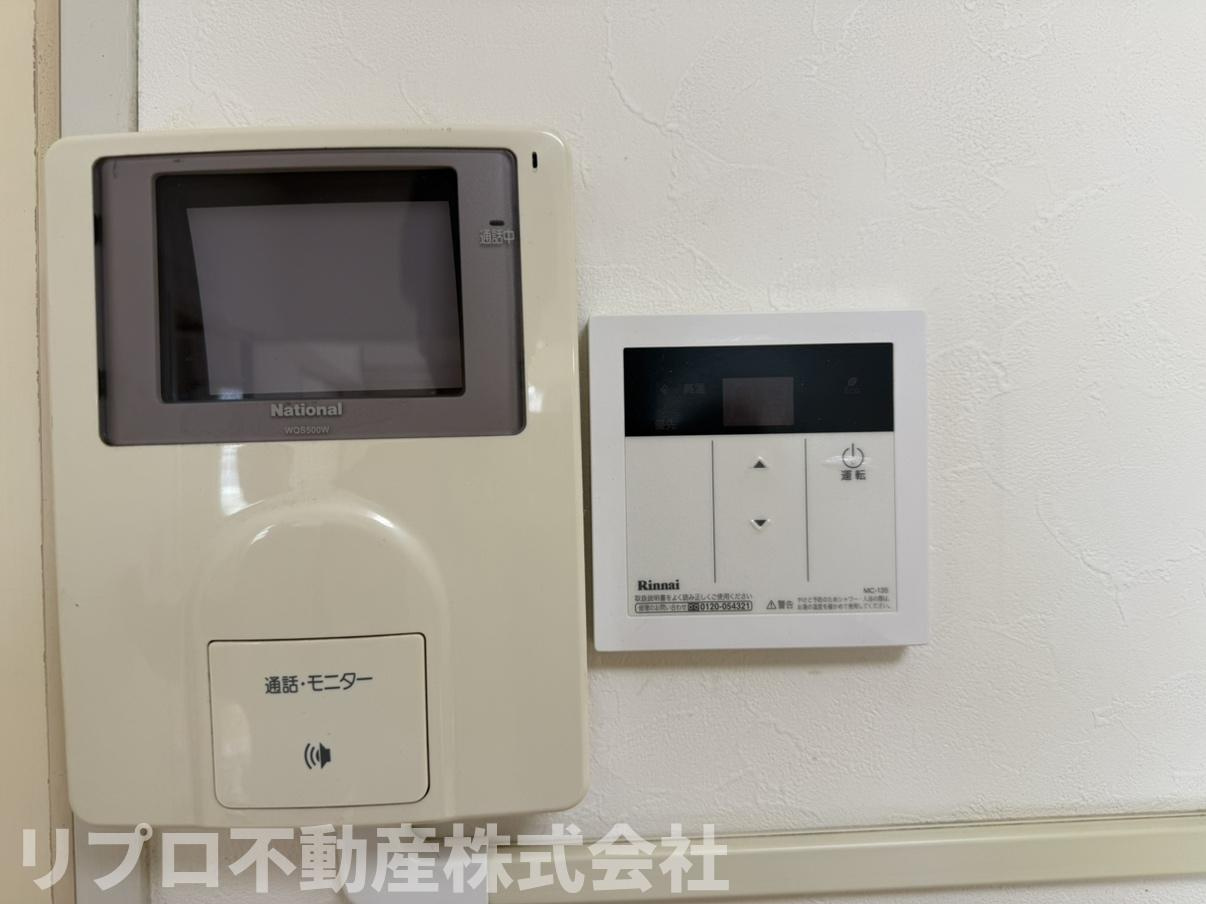 設備関係！モニター付きインターホンと給湯器のスイッチ！