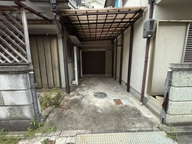 車をお持ちの方に嬉しい駐車場付きの物件です