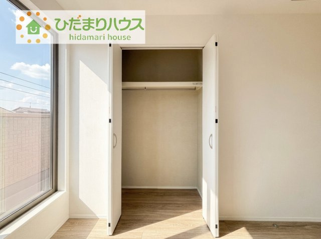 ハンガーパイプ付でお洋服の出し入れもラクラクです！