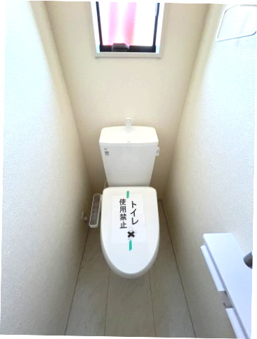 トイレは暖房便座付！寒い日はほっとします