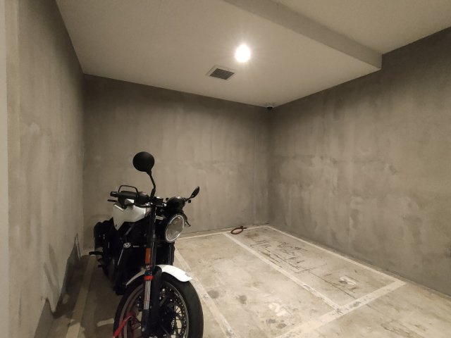 【バイク置場】