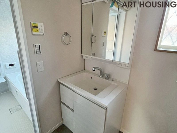 【磯部　中古戸建の独立洗面台】