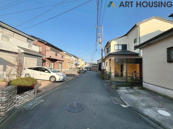 【磯部　中古戸建の前面道路含む現地写真】
