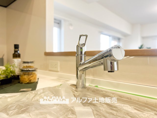 【Water　cleaner】　◆浄水器◆使い勝手を考え蛇口をあえて2口にする事で、洗い物とお料理や飲料としていつも綺麗に保つ事ができます。